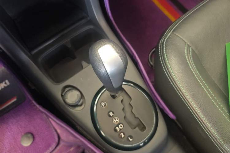 Used Suzuki Swift 2016 1.5L Automatic Fashionable Coolplay Edition Gear Lever