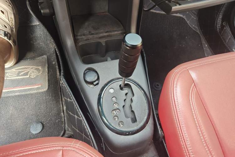 Used Suzuki Swift 2016 1.5L Automatic Fashionable Coolplay Edition Gear Lever