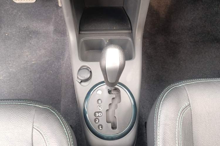Used Suzuki Swift 2016 1.5L Automatic Fashionable Coolplay Edition Gear Lever