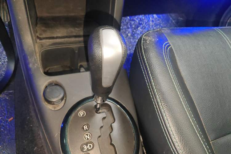 Used Suzuki Swift 2016 1.5L Automatic Fashionable Coolplay Edition Gear Lever
