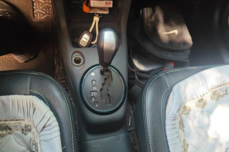Used Suzuki Swift 2016 1.5L Automatic Fashionable Coolplay Edition Gear Lever