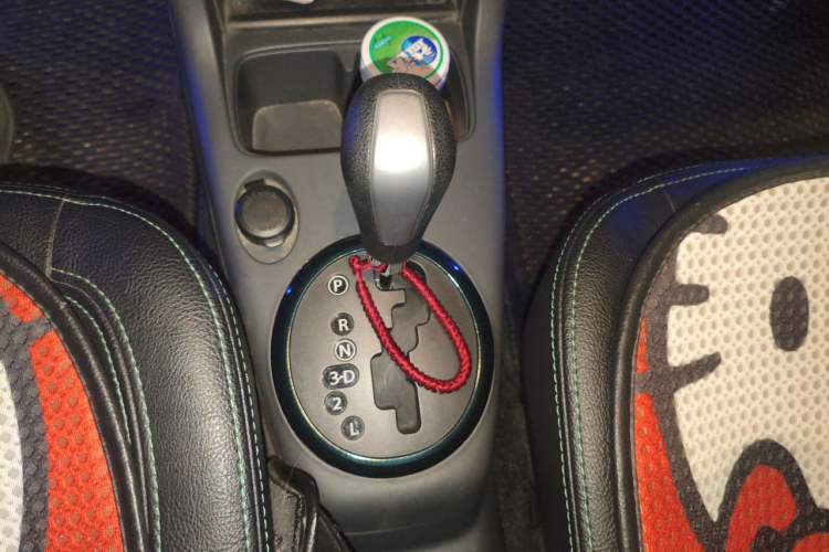 Used Suzuki Swift 2016 1.5L Automatic Fashionable Coolplay Edition Gear Lever