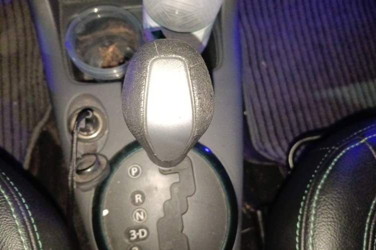Used Suzuki Swift 2016 1.5L Automatic Fashionable Coolplay Edition Gear Lever