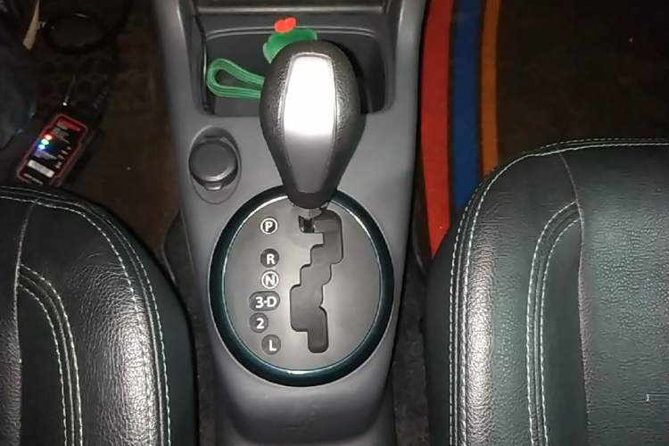 Used Suzuki Swift 2016 1.5L Automatic Fashionable Coolplay Edition Gear Lever