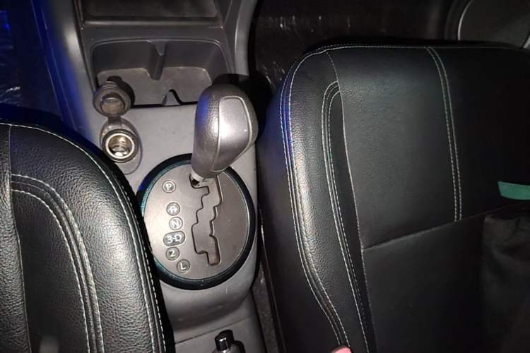 Used Suzuki Swift 2016 1.5L Automatic Fashionable Coolplay Edition Gear Lever