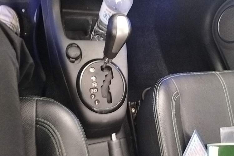 Used Suzuki Swift 2016 1.5L Automatic Fashionable Coolplay Edition Gear Lever