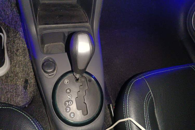 Used Suzuki Swift 2016 1.5L Automatic Fashionable Coolplay Edition Gear Lever
