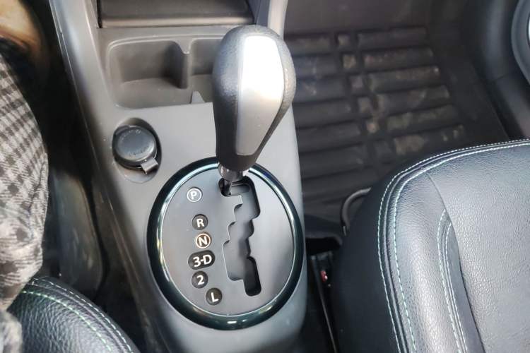 Used Suzuki Swift 2016 1.5L Automatic Fashionable Coolplay Edition Gear Lever