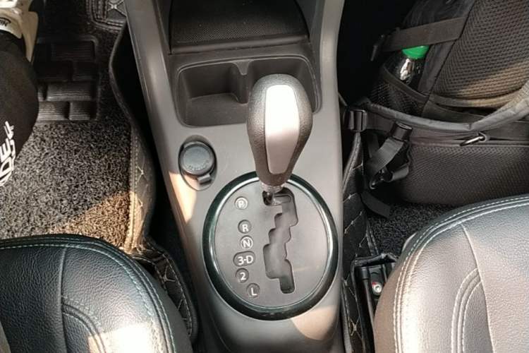 Used Suzuki Swift 2016 1.5L Automatic Fashionable Coolplay Edition Gear Lever