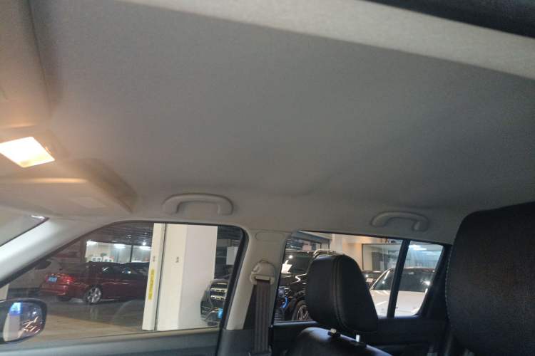 Used Suzuki Swift 2016 1.5L Automatic Fashionable Coolplay Edition Headliner