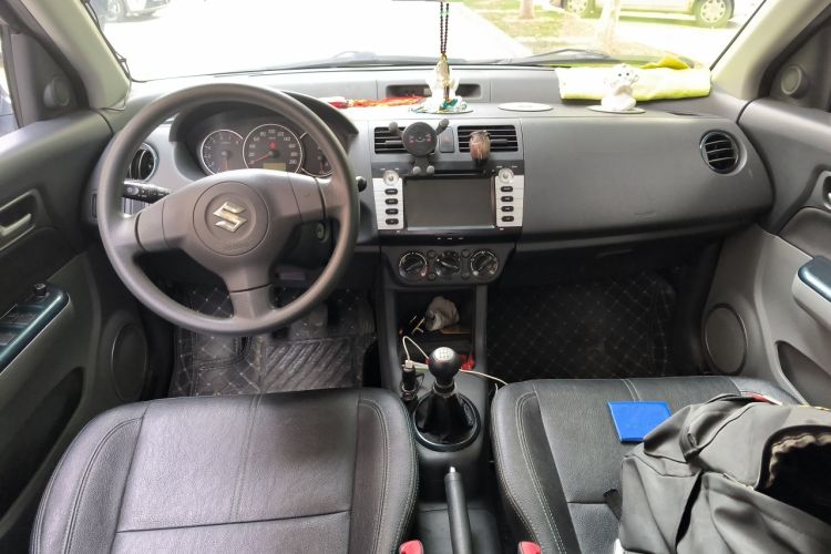 Used Suzuki Swift 2016 1.5L Manual Fashion Edition Cool Play Version Interior 2