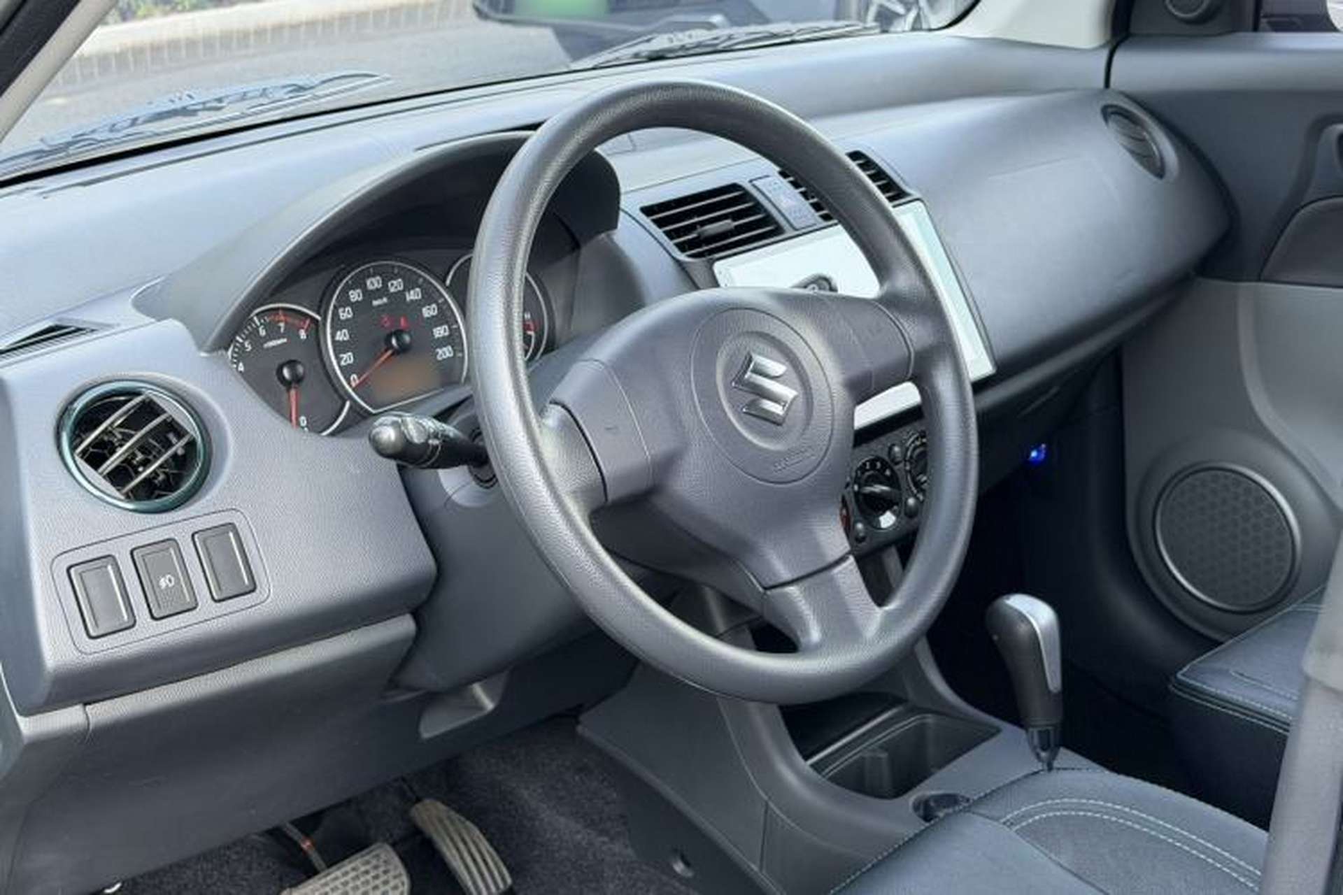 Used Suzuki Swift 2016 1.5L Automatic Fashionable Coolplay Edition Interior 3