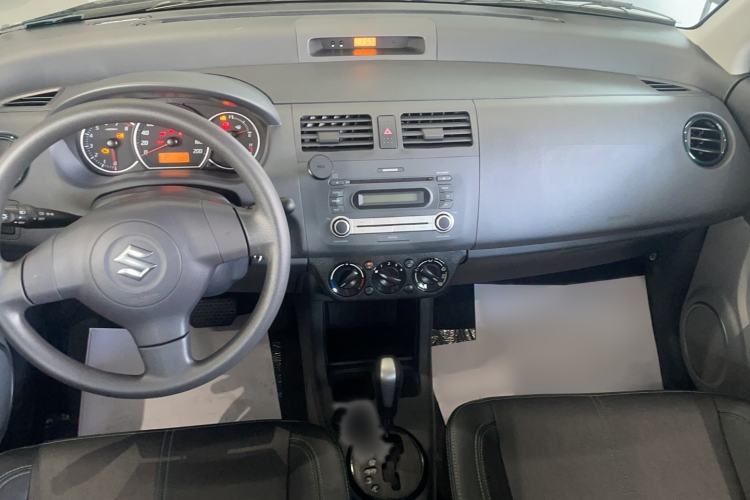 Used Suzuki Swift 2016 1.5L Automatic Fashionable Coolplay Edition Interior 3