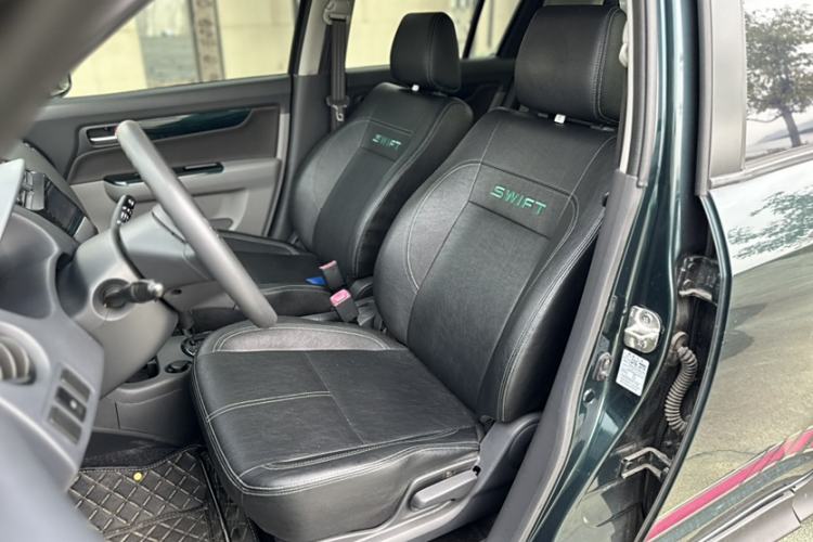 Used Suzuki Swift 2016 1.5L Automatic Fashionable Coolplay Edition Interior 4