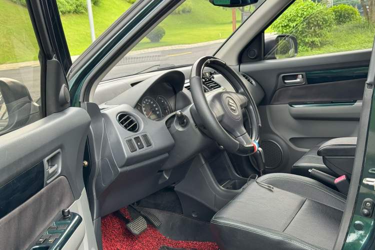 Used Suzuki Swift 2016 1.5L Automatic Fashionable Coolplay Edition Interior 4