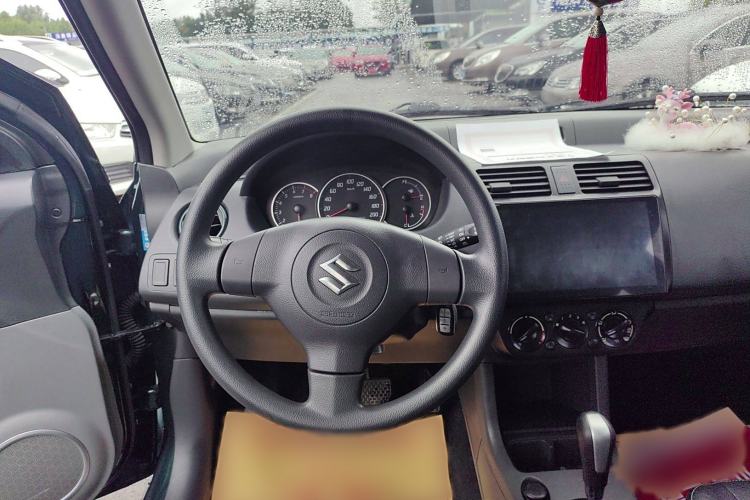 Used Suzuki Swift 2016 1.5L Automatic Fashionable Coolplay Edition Interior 5