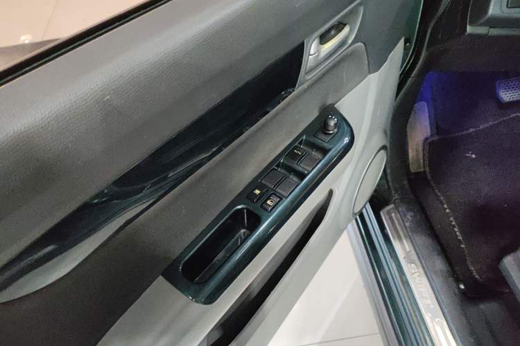 Used Suzuki Swift 2016 1.5L Automatic Fashionable Coolplay Edition Interior 7