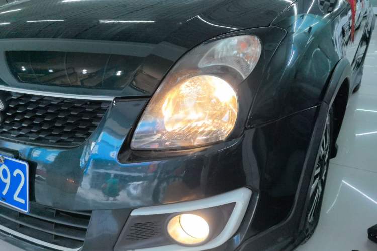 Used Suzuki Swift 2016 1.5L Automatic Fashionable Coolplay Edition Left Front Headlight