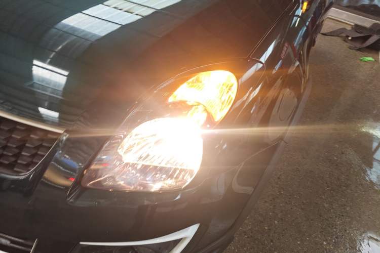 Used Suzuki Swift 2016 1.5L Automatic Fashionable Coolplay Edition Left Front Headlight