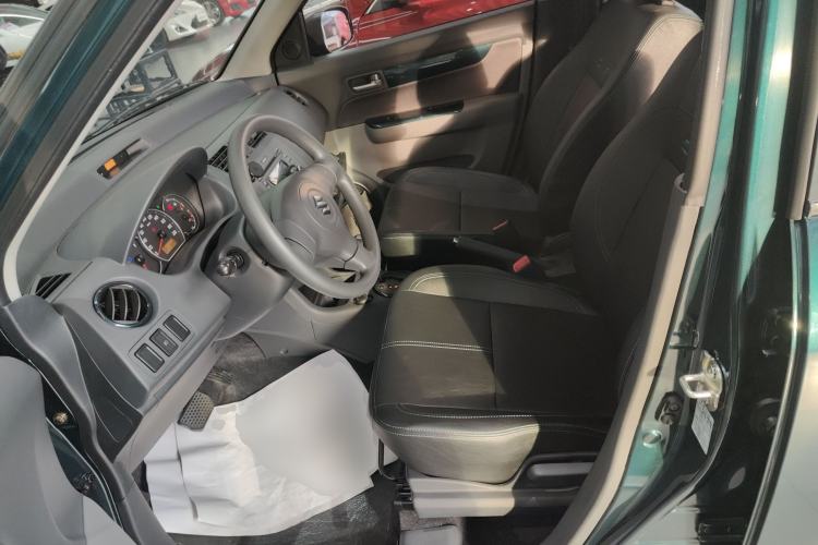 Used Suzuki Swift 2016 1.5L Automatic Fashionable Coolplay Edition Left Front Seat