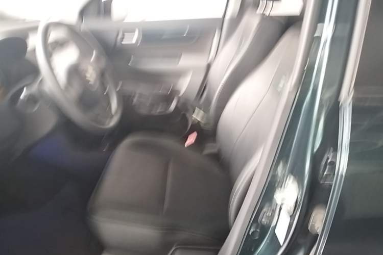 Used Suzuki Swift 2016 1.5L Automatic Fashionable Coolplay Edition Left Front Seat