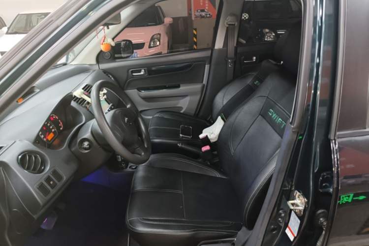 Used Suzuki Swift 2016 1.5L Automatic Fashionable Coolplay Edition Left Front Seat