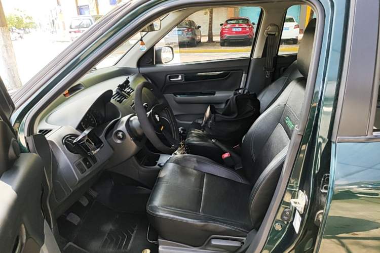 Used Suzuki Swift 2016 1.5L Manual Fashion Edition Cool Play Version Left Front Seat