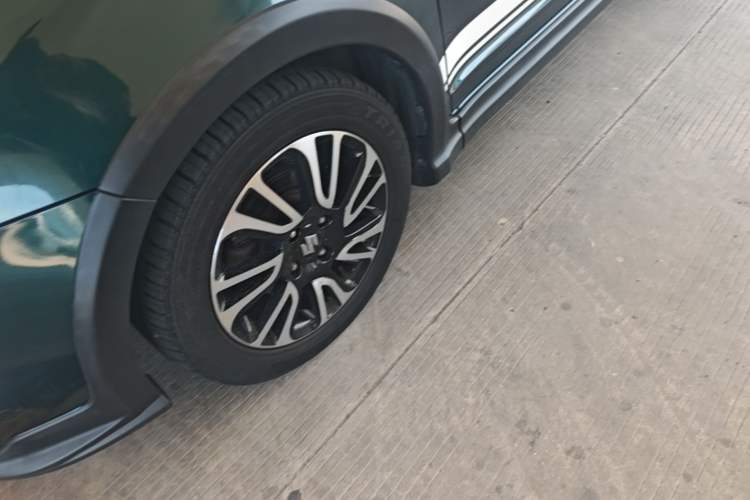 Used Suzuki Swift 2016 1.5L Automatic Fashionable Coolplay Edition Left Front Wheel Hub