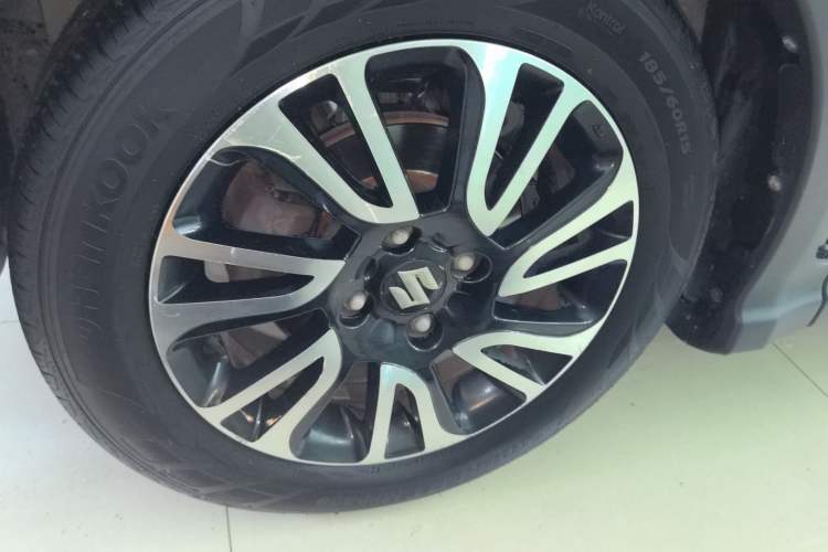 Used Suzuki Swift 2016 1.5L Automatic Fashionable Coolplay Edition Left Front Wheel Hub