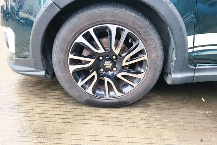 Used Suzuki Swift 2016 1.5L Automatic Fashionable Coolplay Edition Left Front Wheel Hub