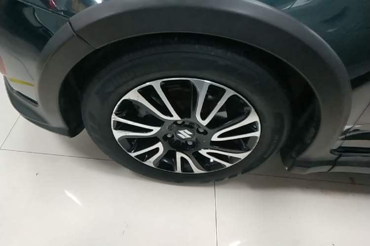 Used Suzuki Swift 2016 1.5L Automatic Fashionable Coolplay Edition Left Front Wheel Hub