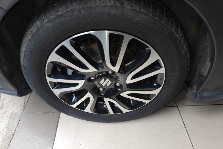 Used Suzuki Swift 2016 1.5L Automatic Fashionable Coolplay Edition Left Front Wheel Hub