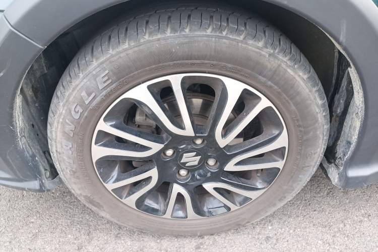 Used Suzuki Swift 2016 1.5L Automatic Fashionable Coolplay Edition Left Front Wheel Hub
