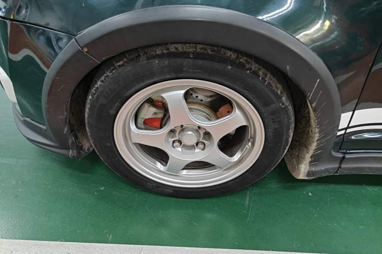 Used Suzuki Swift 2016 1.5L Automatic Fashionable Coolplay Edition Left Front Wheel Hub