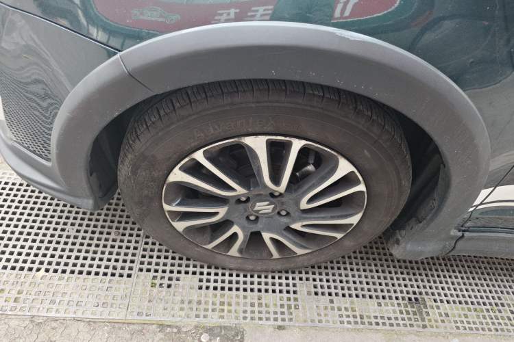 Used Suzuki Swift 2016 1.5L Automatic Fashionable Coolplay Edition Left Front Wheel Hub