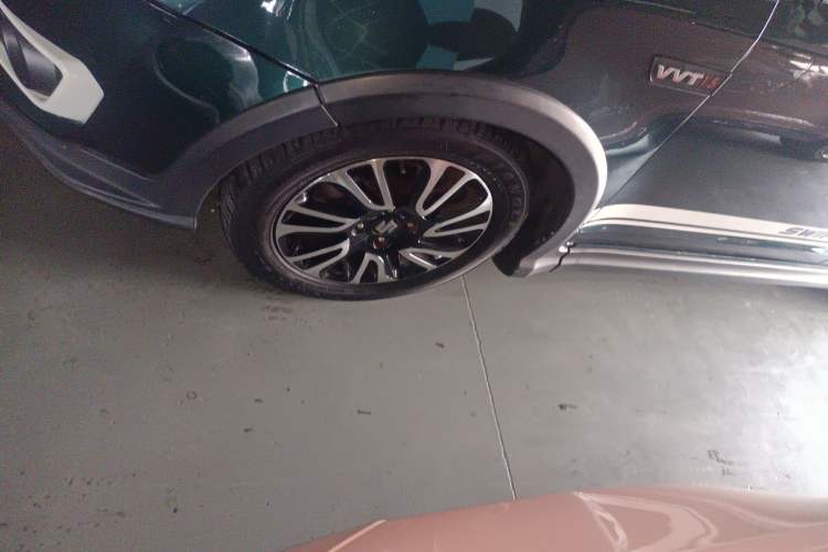 Used Suzuki Swift 2016 1.5L Automatic Fashionable Coolplay Edition Left Front Wheel Hub