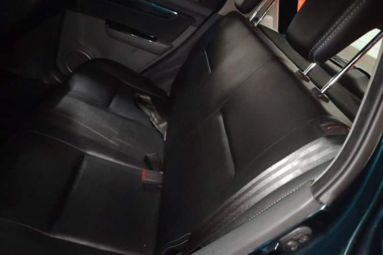 Used Suzuki Swift 2016 1.5L Automatic Fashionable Coolplay Edition Left Rear Seat
