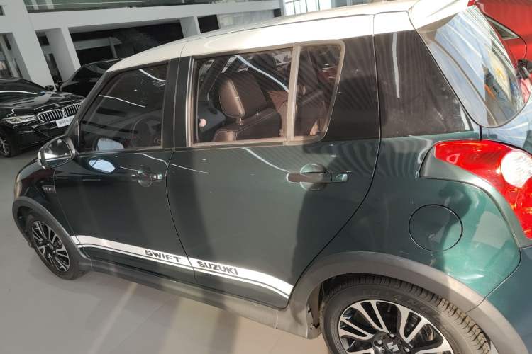 Used Suzuki Swift 2016 1.5L Automatic Fashionable Coolplay Edition Left Side