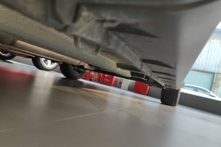 Used Suzuki Swift 2016 1.5L Automatic Fashionable Coolplay Edition Left Side Sill