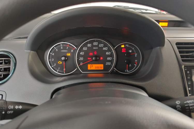 Used Suzuki Swift 2016 1.5L Automatic Fashionable Coolplay Edition Odometer Close Up