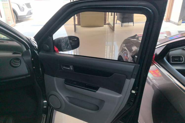 Used Suzuki Swift 2016 1.5L Automatic Fashionable Coolplay Edition Right Front Door Interior