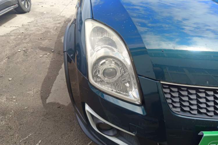 Used Suzuki Swift 2016 1.5L Automatic Fashionable Coolplay Edition Right Front Headlight