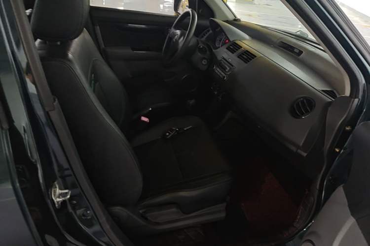 Used Suzuki Swift 2016 1.5L Automatic Fashionable Coolplay Edition Right Front Seat