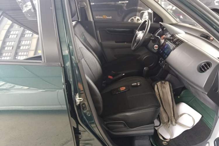 Used Suzuki Swift 2016 1.5L Automatic Fashionable Coolplay Edition Right Front Seat