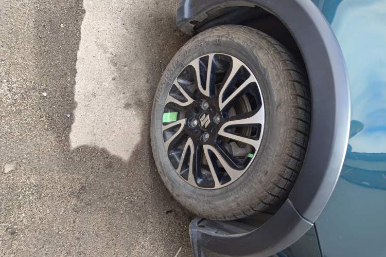 Used Suzuki Swift 2016 1.5L Automatic Fashionable Coolplay Edition Right Front Wheel Hub