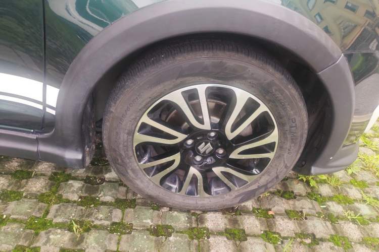 Used Suzuki Swift 2016 1.5L Automatic Fashionable Coolplay Edition Right Front Wheel Hub