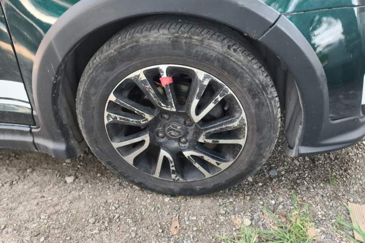 Used Suzuki Swift 2016 1.5L Automatic Fashionable Coolplay Edition Right Front Wheel Hub