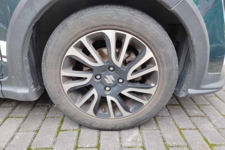 Used Suzuki Swift 2016 1.5L Automatic Fashionable Coolplay Edition Right Front Wheel Hub