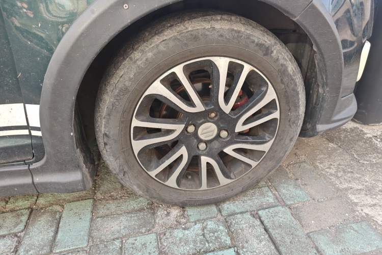 Used Suzuki Swift 2016 1.5L Automatic Fashionable Coolplay Edition Right Front Wheel Hub