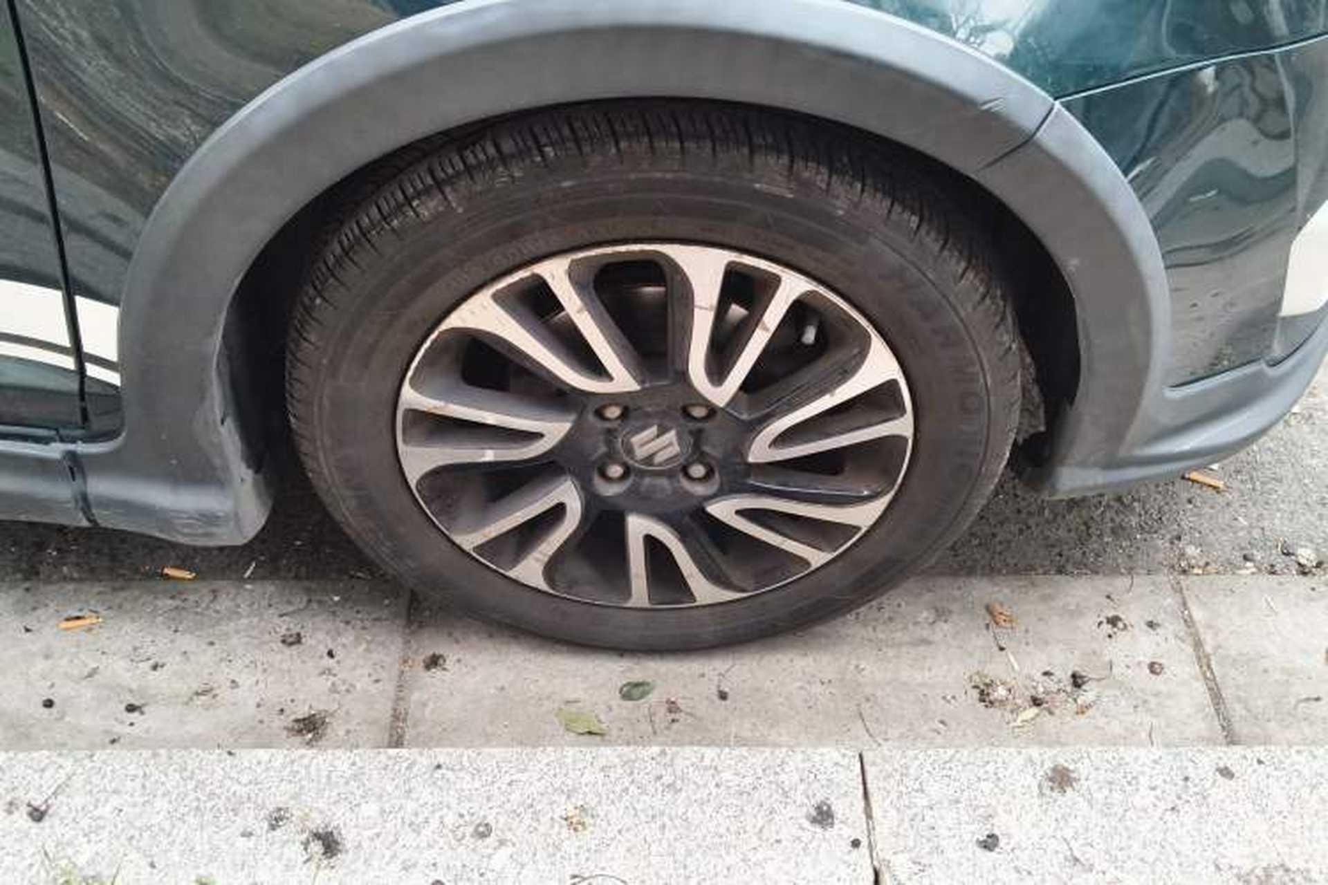 Used Suzuki Swift 2016 1.5L Automatic Fashionable Coolplay Edition Right Front Wheel Hub